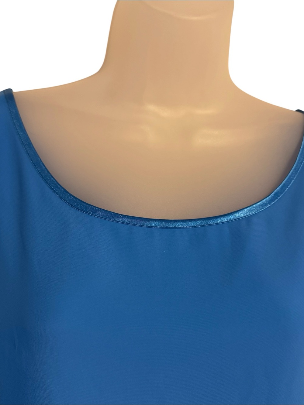 Liz Baker Beautiful Blue Scoop Neck Sleeveless Tank/Shell Layering PLUS: 24 #Z - Picture 2 of 7
